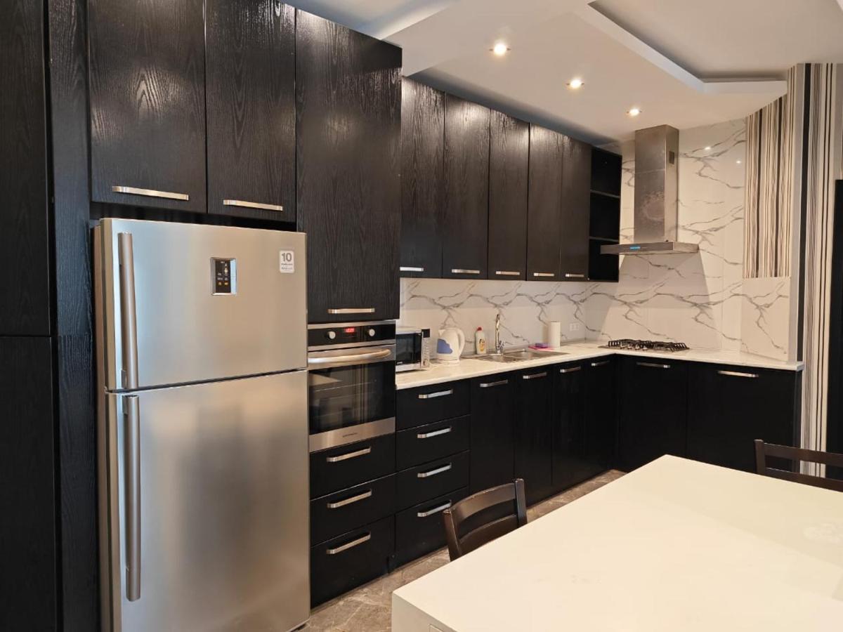 Two Bedroom Apartment In The City Center Tbilisi Buitenkant foto