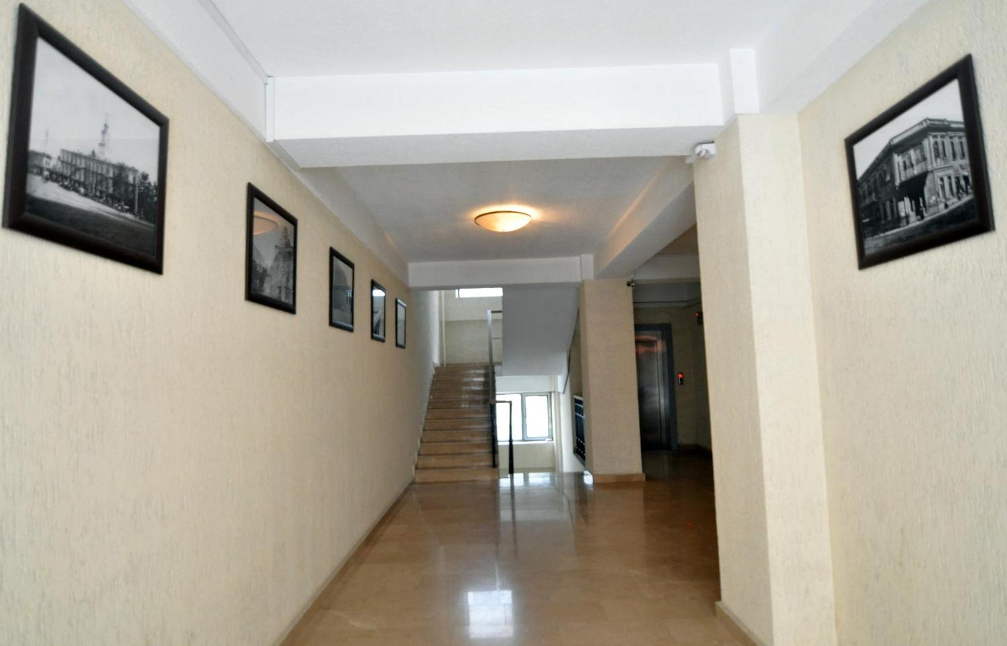 Two Bedroom Apartment In The City Center Tbilisi Buitenkant foto